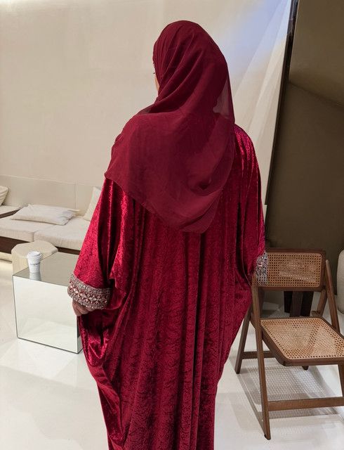 Abaya Omaniya Rouge Velvet Absolu