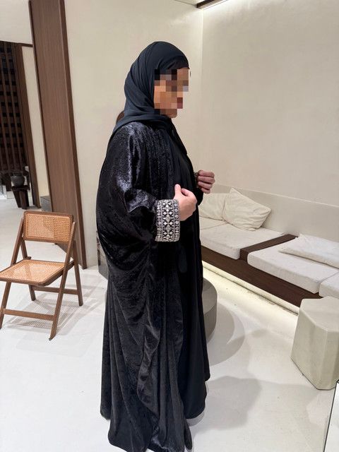 Abaya Omaniya Noir Velvet