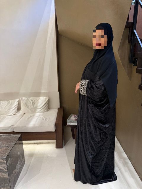Abaya Omaniya Noir Velvet